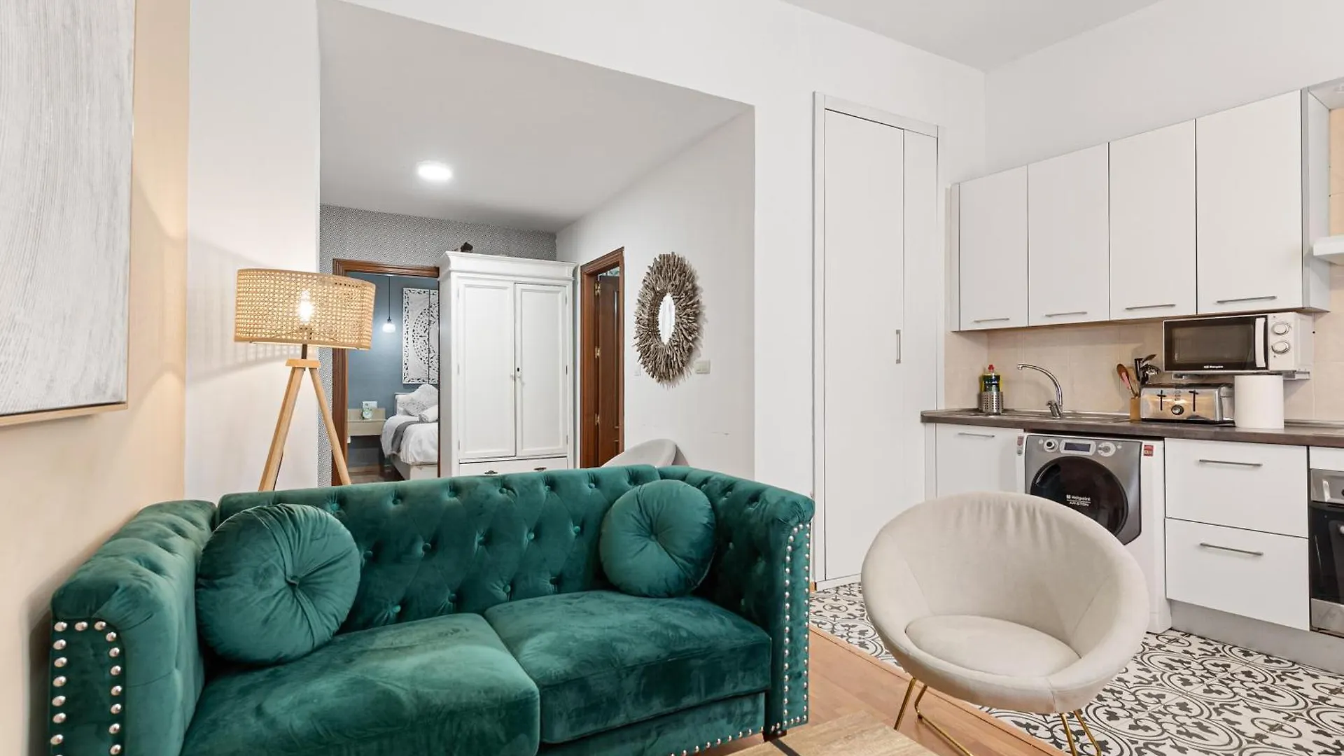 Urbanchicmalaga 2Bedroom Oasis In Historic Malaga Centre 0*,  España
